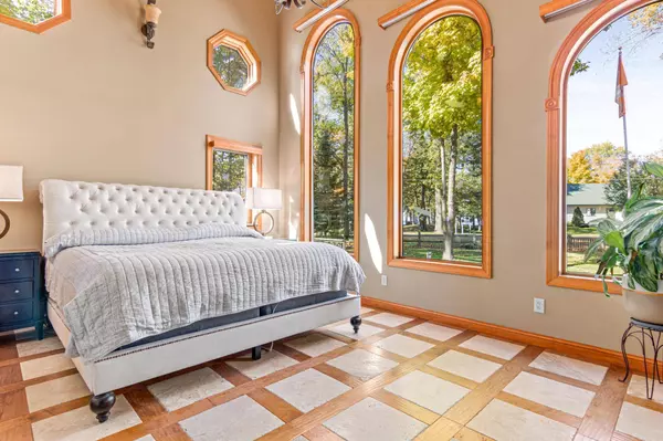 44380 Bow LN, Isle, MN 56342