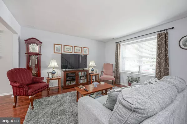 1109 S BEECHAM RD, Williamstown, NJ 08094