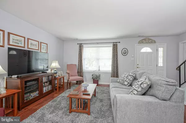 1109 S BEECHAM RD, Williamstown, NJ 08094