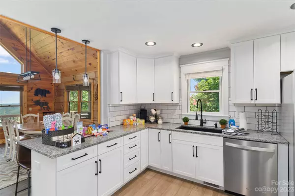 49 Valley HTS, Mars Hill, NC 28754