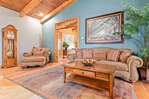 44380 Bow LN, Isle, MN 56342