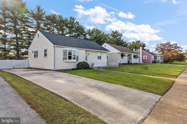 12 JAY DR, New Castle, DE 19720