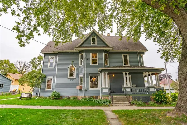 152 S Birdsey St, Columbus, WI 53925