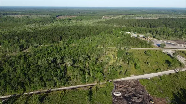 472733 MIDDLE Road, Hilliard, FL 32046