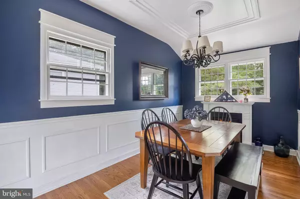 811 KINGSTON DR, Cherry Hill, NJ 08034