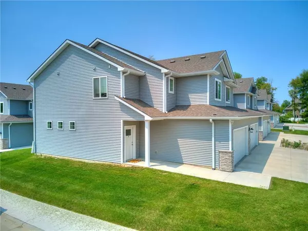 5695 Buckthorne Drive, Pleasant Hill, IA 50327