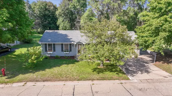 112220 James CT, Chaska, MN 55318