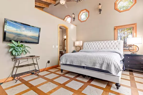 44380 Bow LN, Isle, MN 56342