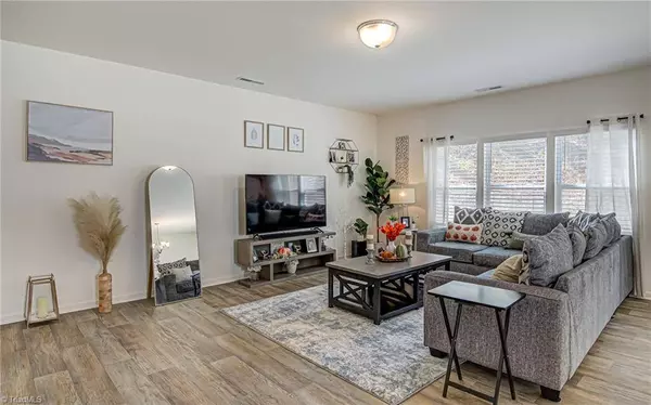 4740 Wesmar CT, Pfafftown, NC 27040