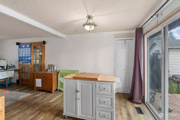 17629 34th AVE NE, Arlington, WA 98223