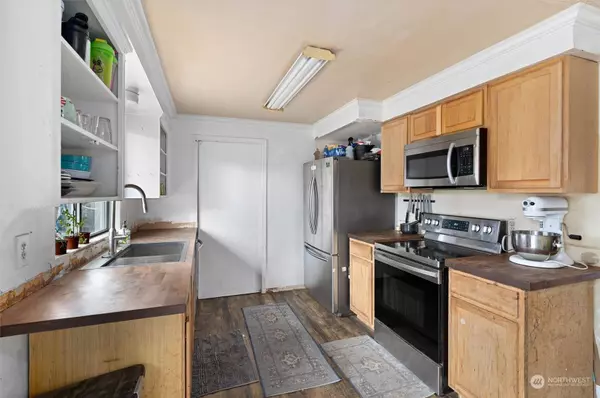 17629 34th AVE NE, Arlington, WA 98223