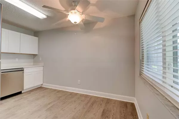 1601 BIG TREE RD #101, South Daytona, FL 32119