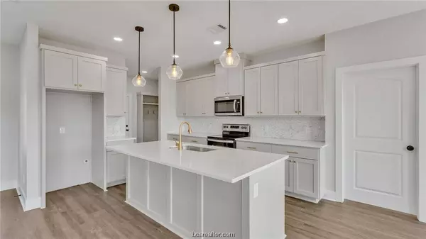 657 3rd ST, Somerville, TX 77879