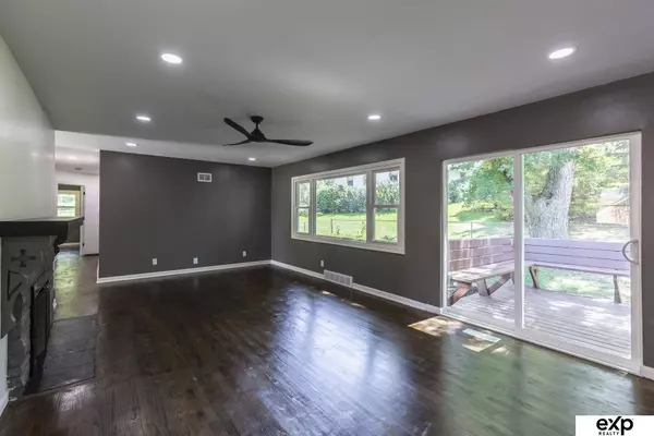 604 Beverly Drive, Omaha, NE 68114