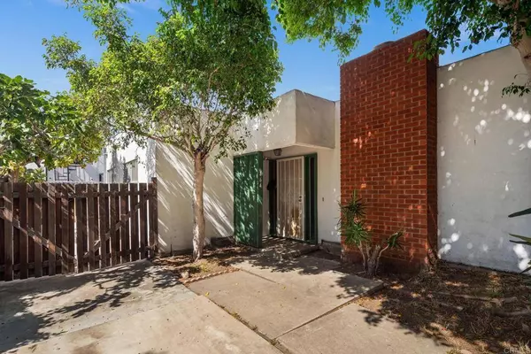 464 H AVE, Coronado, CA 92118