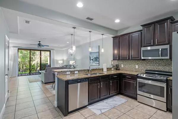 8133 Roseville Rd, Davenport, FL 33896