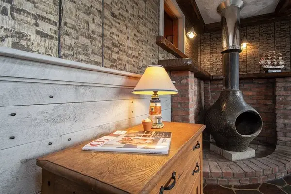 37 Pine Point Rd, Duxbury, MA 02332