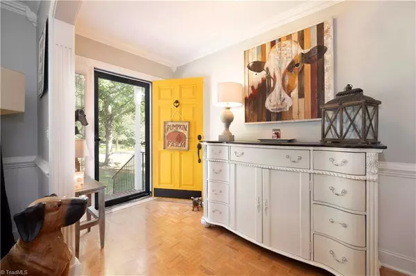 816 Avonlea LN, Randleman, NC 27317