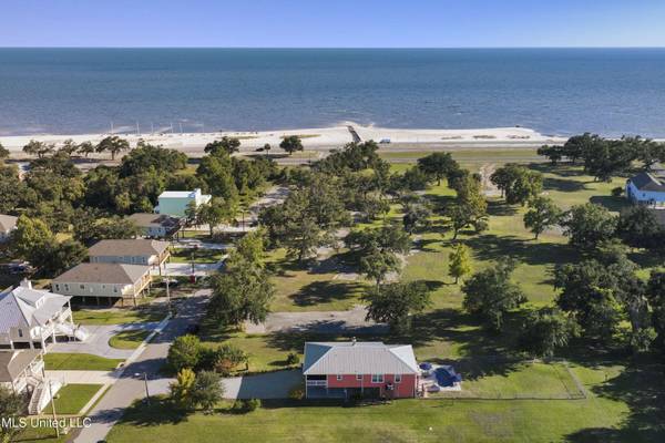 209 West Avenue, Long Beach, MS 39560