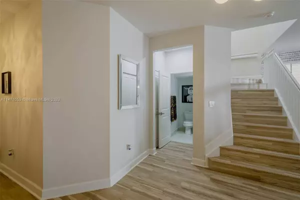 4949 NW 55th Pl, Tamarac, FL 33319