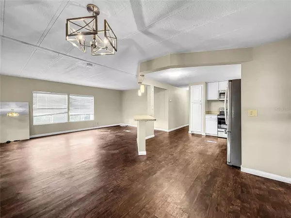 9078 LAKE POINT BLVD, Lake Wales, FL 33898