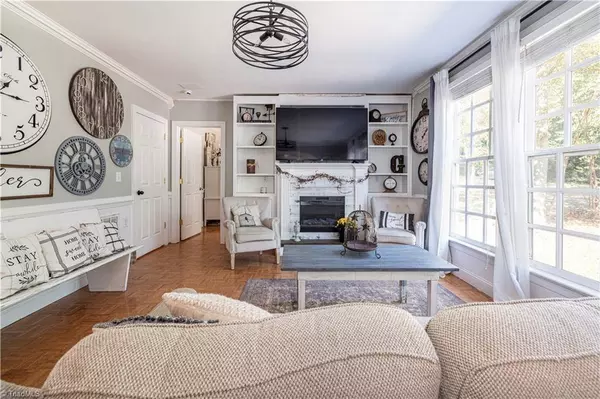 816 Avonlea LN, Randleman, NC 27317