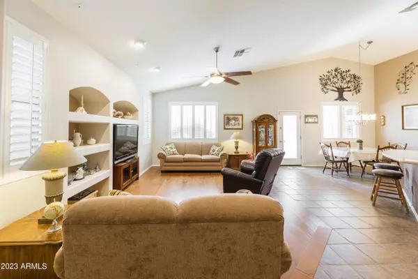 4243 E TORREY PINES Lane, Chandler, AZ 85249