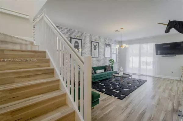 4949 NW 55th Pl, Tamarac, FL 33319