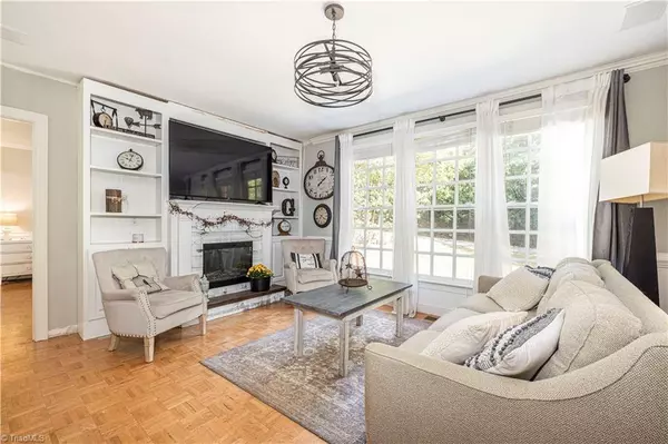 816 Avonlea LN, Randleman, NC 27317