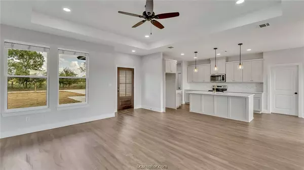 657 3rd ST, Somerville, TX 77879