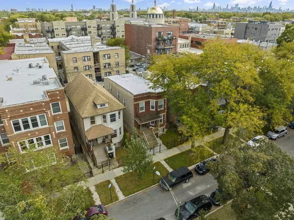 4451 N Sawyer Avenue, Chicago, IL 60625