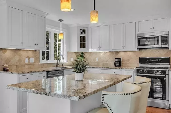 15 Beaman Ln, Marlborough, MA 01752