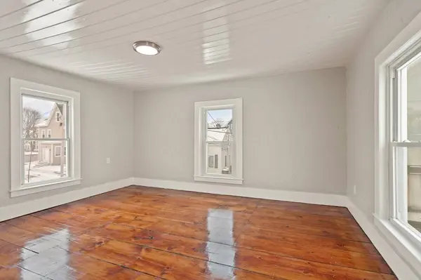 10-12 Ames Pl, Marlborough, MA 01752