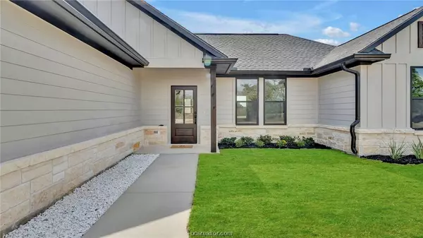 657 3rd ST, Somerville, TX 77879