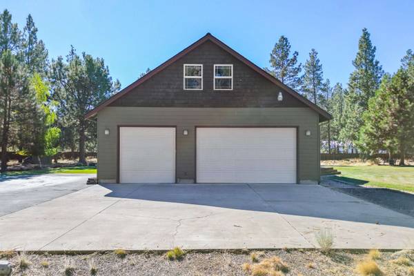 19754 Foster Ln, Bend, OR 97702