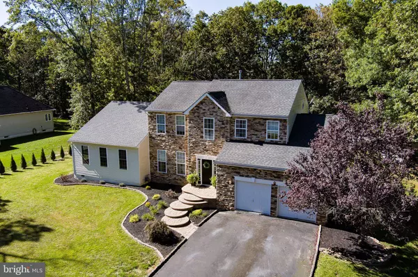 595 FORSYTHIA DR, Vineland, NJ 08360