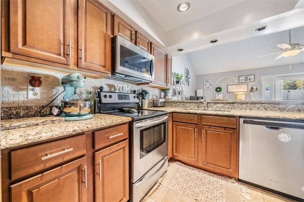 1814 CLEARBROOKE DR, Clearwater, FL 33760