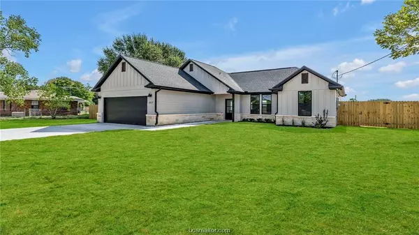 657 3rd ST, Somerville, TX 77879