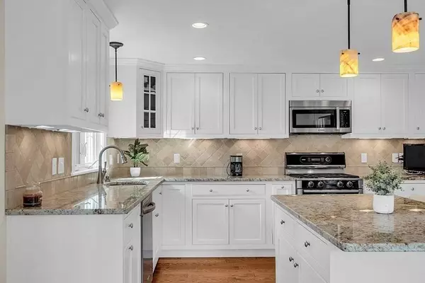 15 Beaman Ln, Marlborough, MA 01752