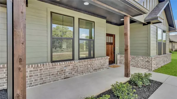 679 3rd ST, Somerville, TX 77879