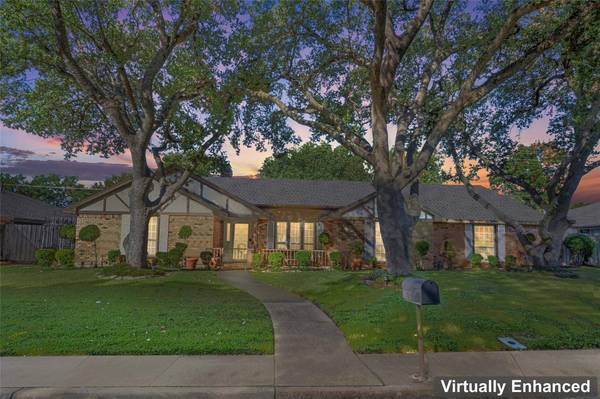 1305 Thunderbrook Drive, Desoto, TX 75115