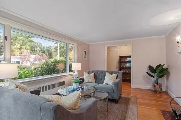 7 Robandy Rd, Andover, MA 01810