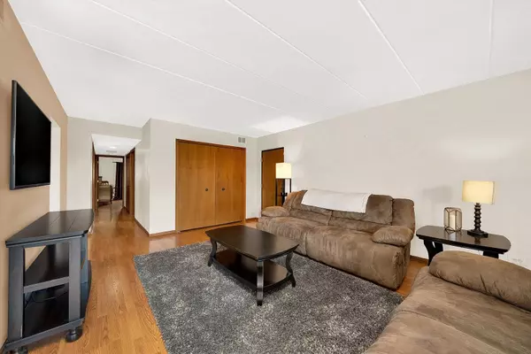 15239 Catalina DR #2, Orland Park, IL 60462