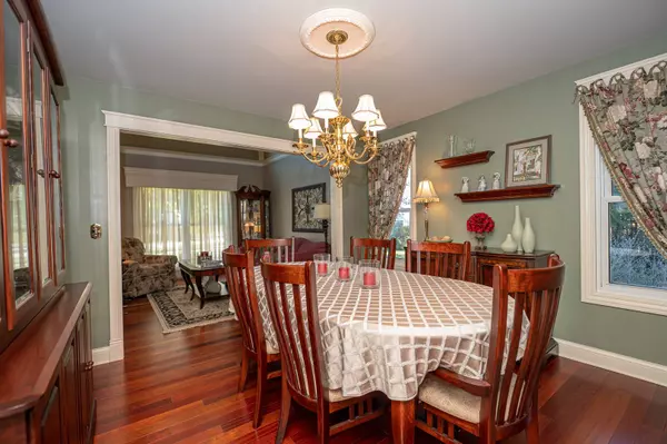 2002 Oakdale Estates DR, Plainfield, IL 60586