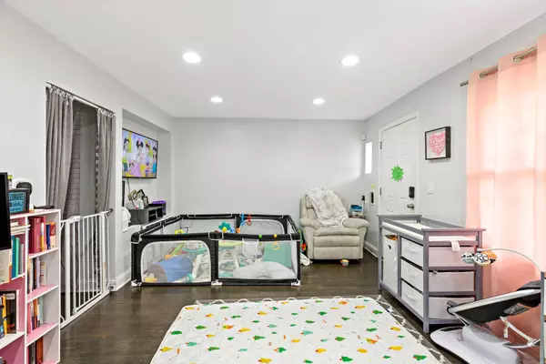 10446 S Corliss AVE, Chicago, IL 60628