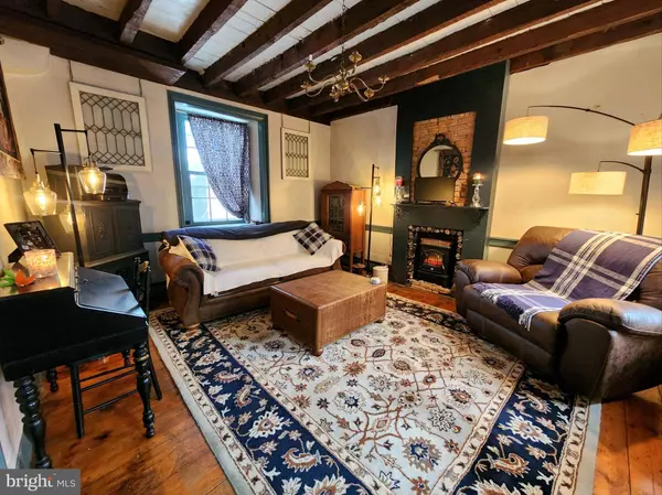 1112 MAHANTONGO ST, Pottsville, PA 17901