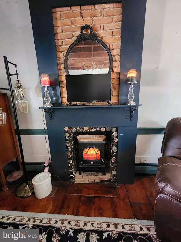 1112 MAHANTONGO ST, Pottsville, PA 17901