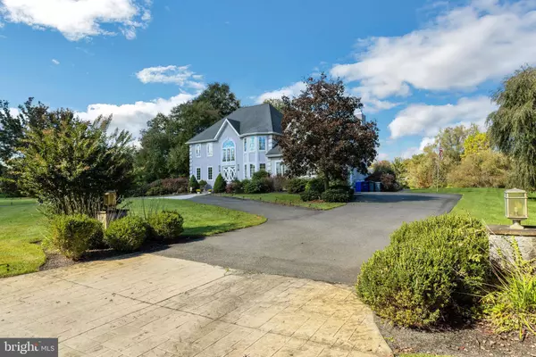 203 FOX CHASE DR, Southampton, NJ 08088