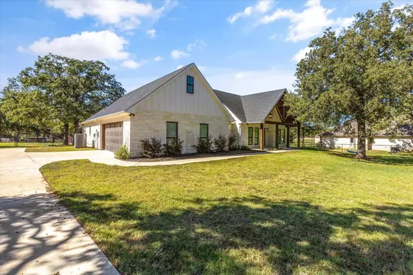 7205 County Road 1017, Joshua, TX 76058