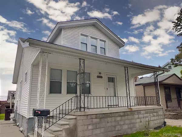 7396 MCKINLEY, Center Line, MI 48015